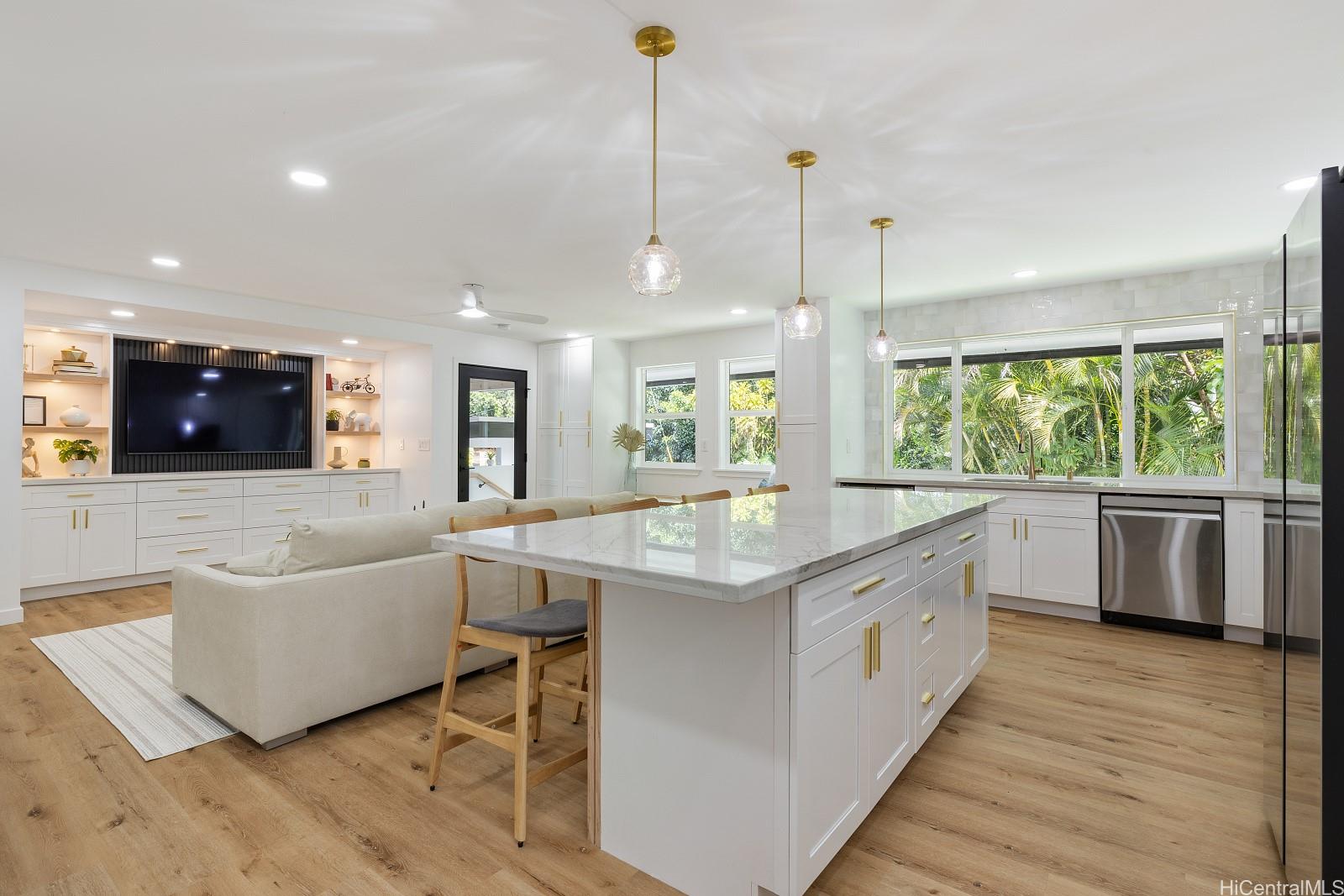 322 Holoku Place