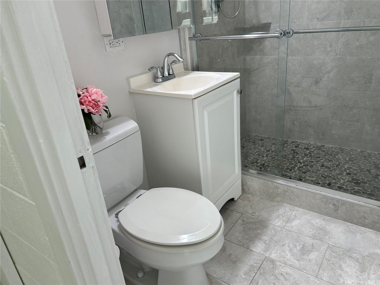 445 Kaiolu Street  Unit 401