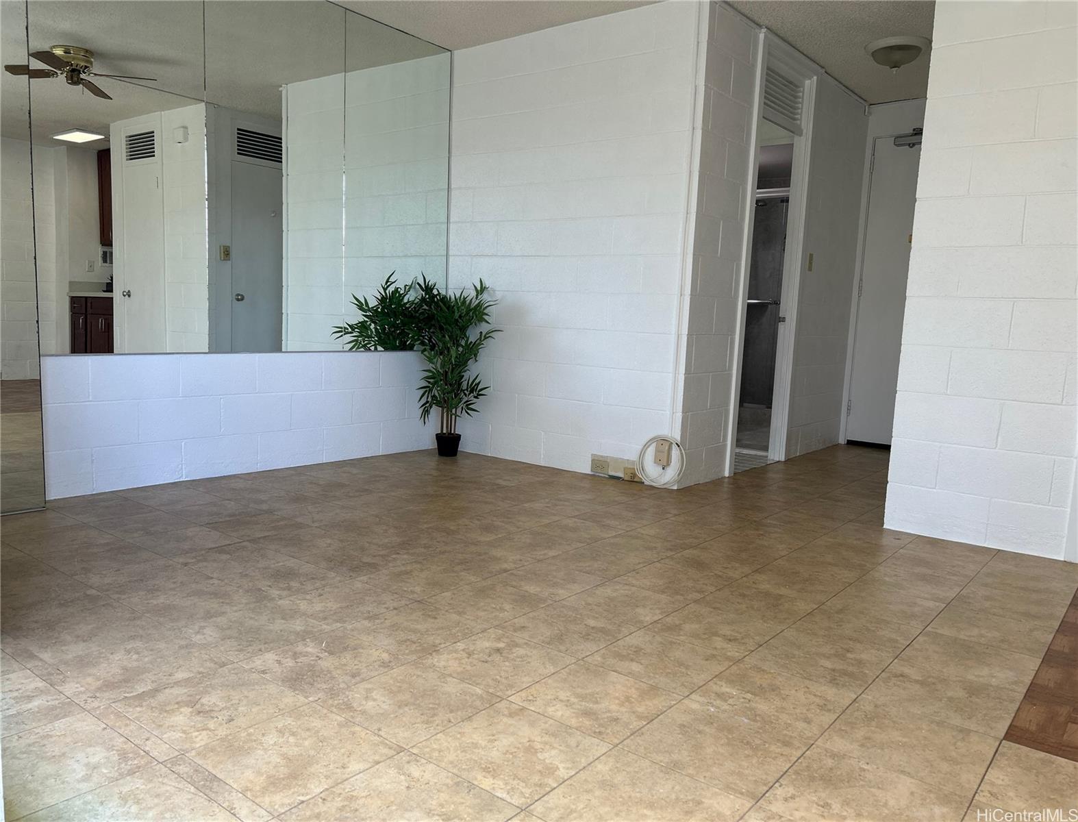 445 Kaiolu Street  Unit 401