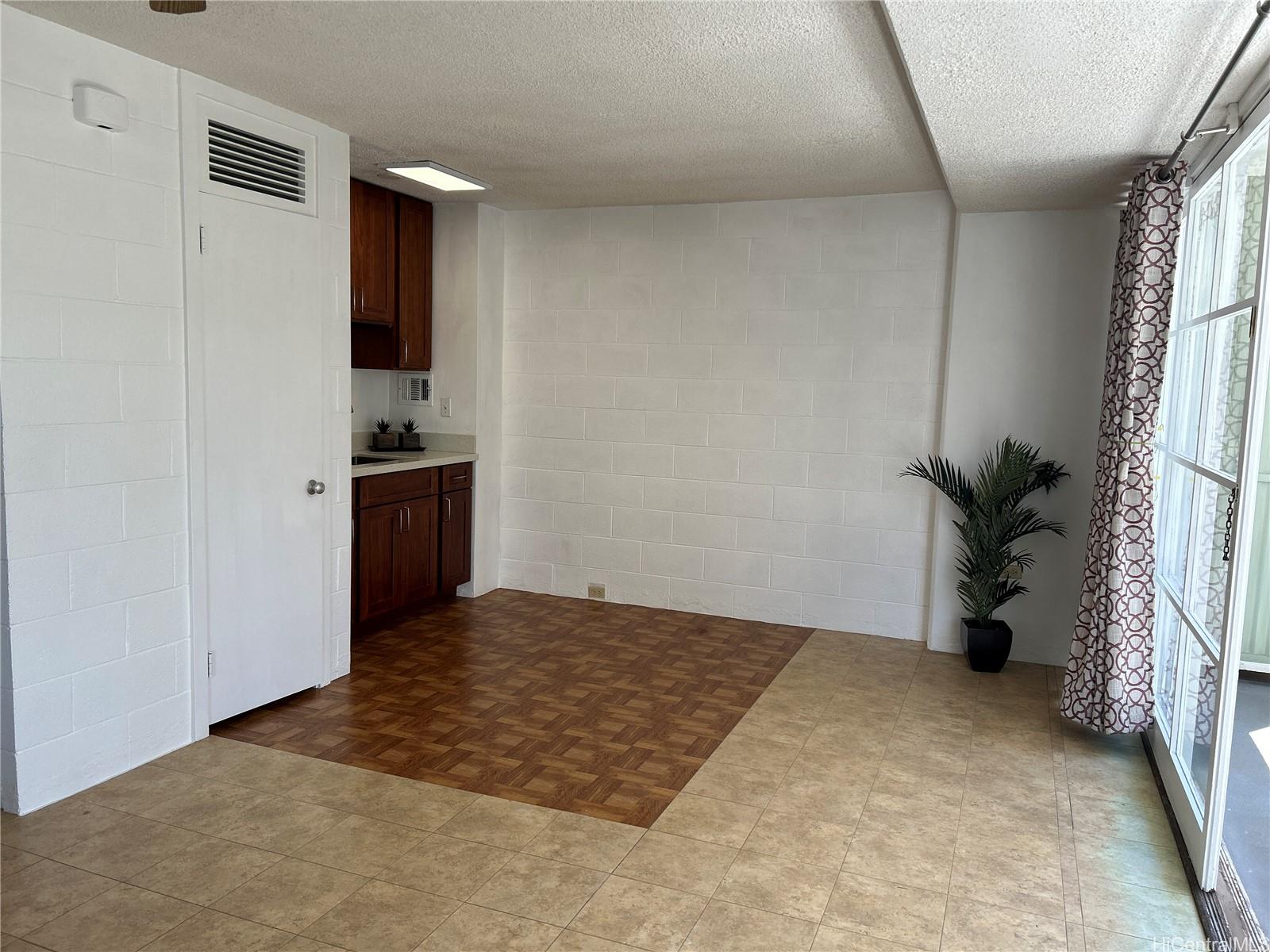 445 Kaiolu Street  Unit 401