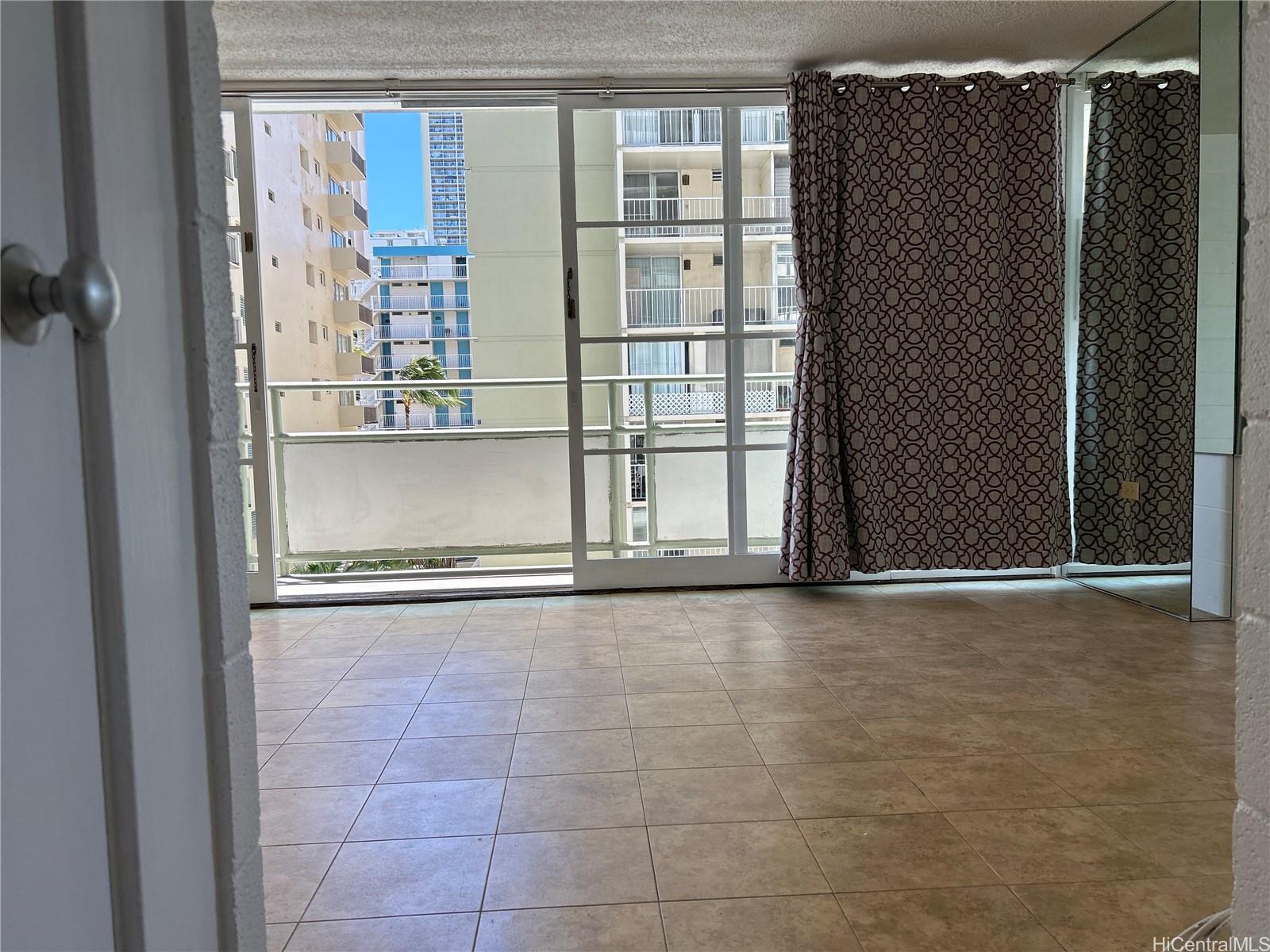 445 Kaiolu Street  Unit 401