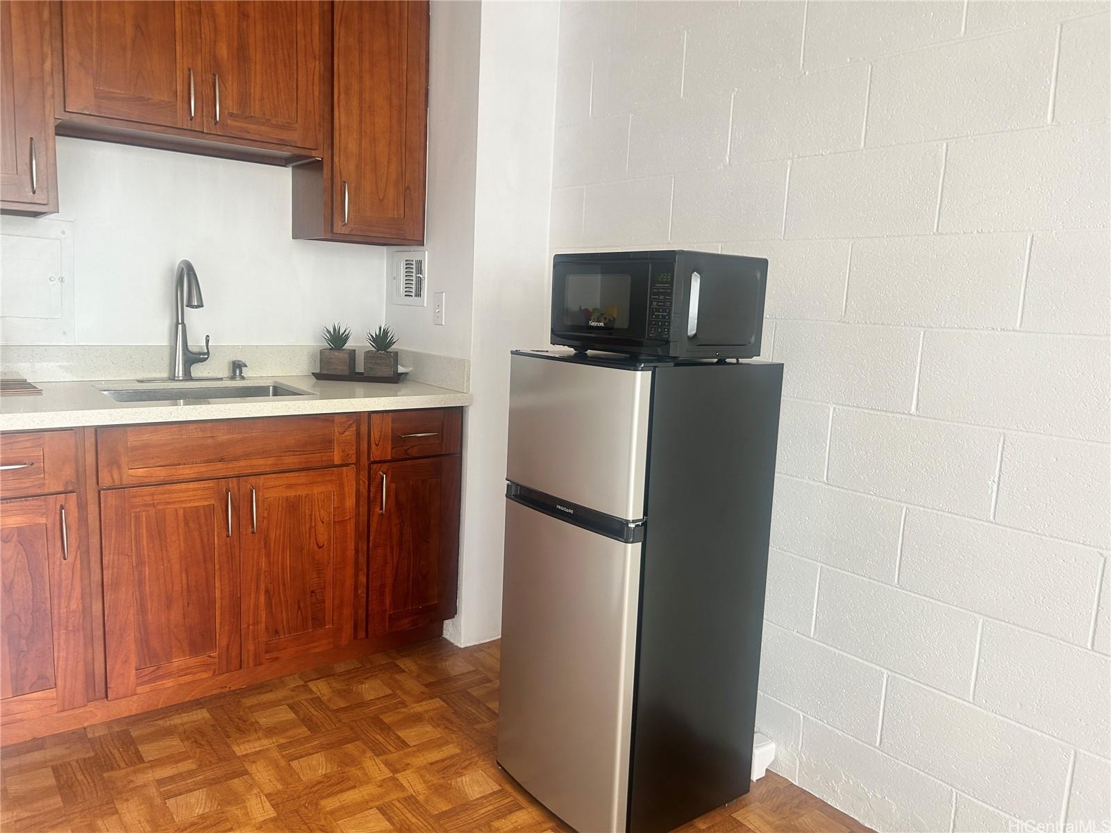 445 Kaiolu Street  Unit 401