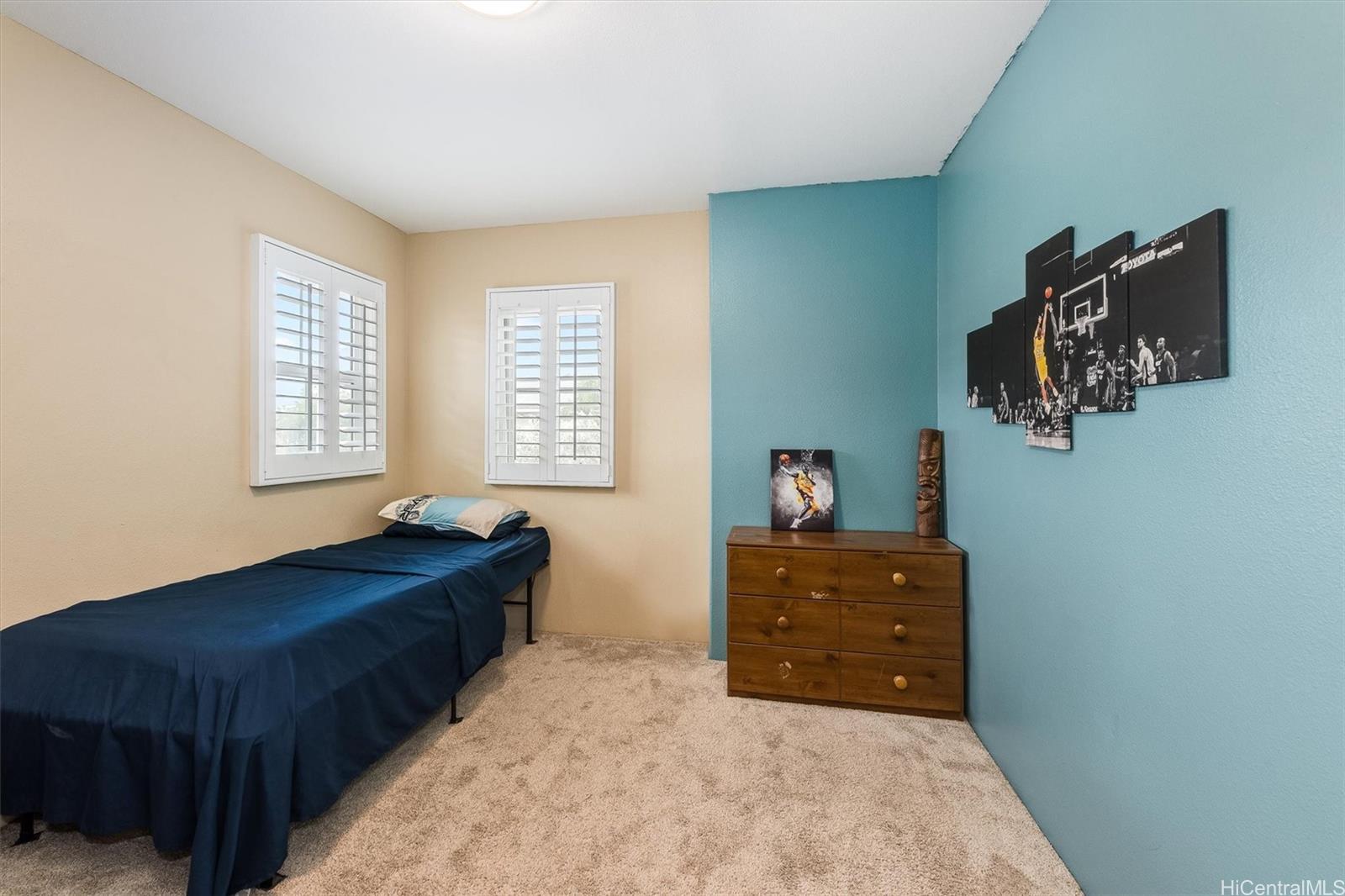 Photo 18 of 24