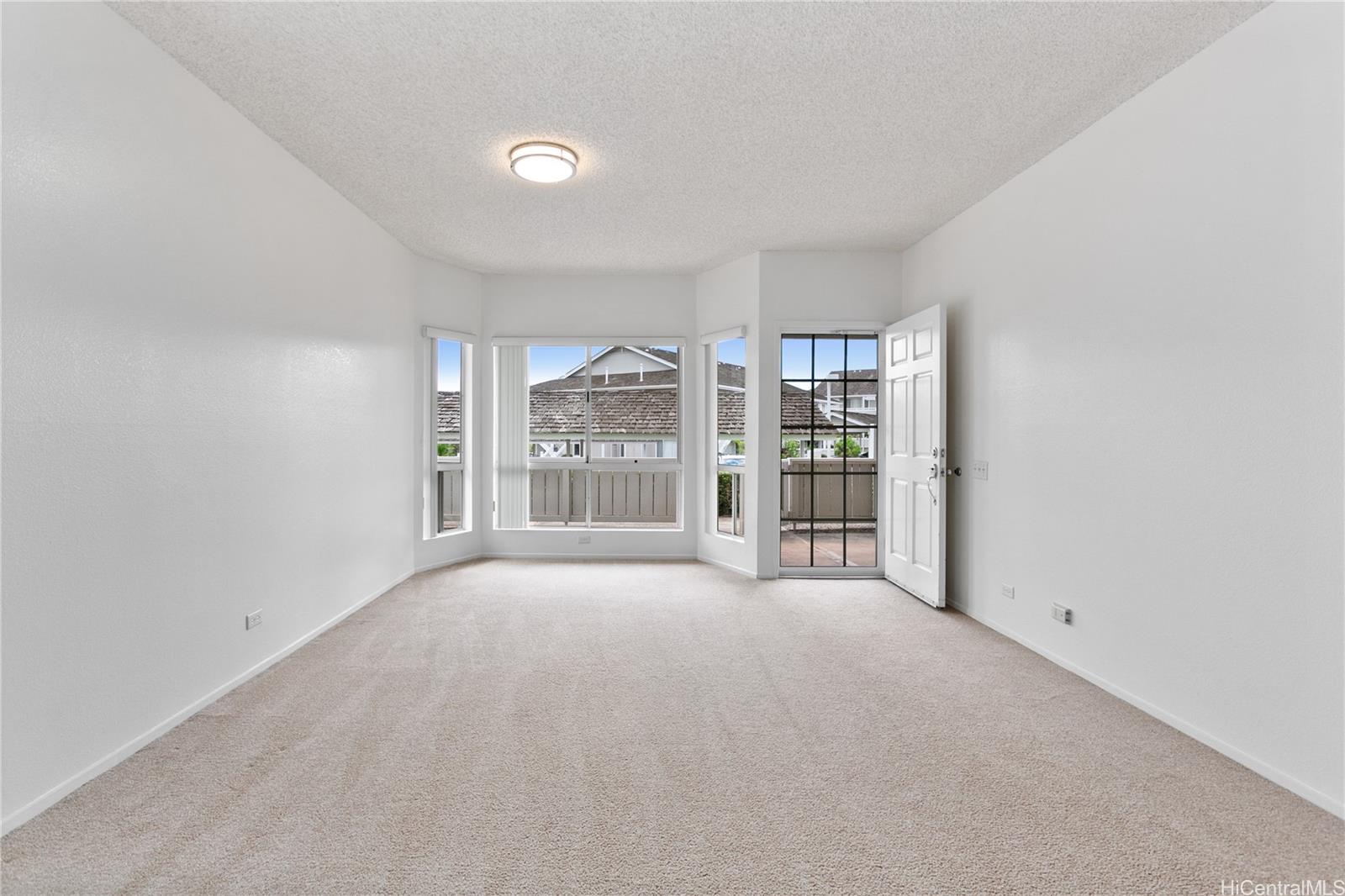 Photo 7 of 21