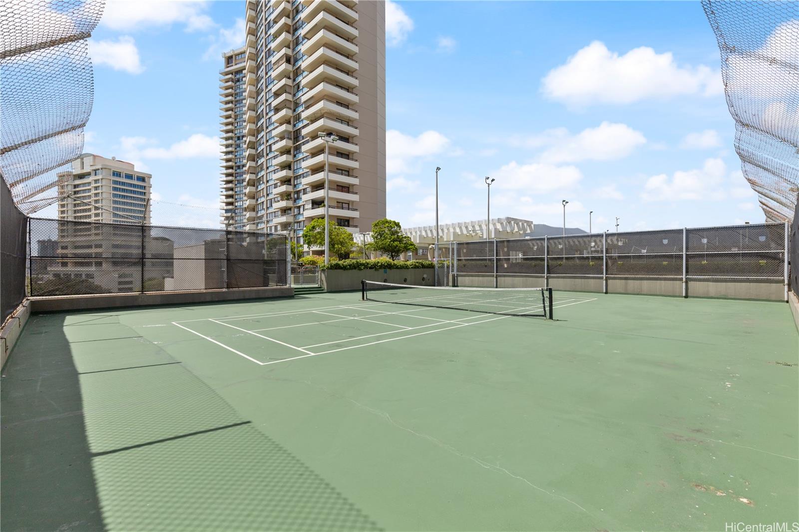 2333 Kapiolani Boulevard  Unit 814