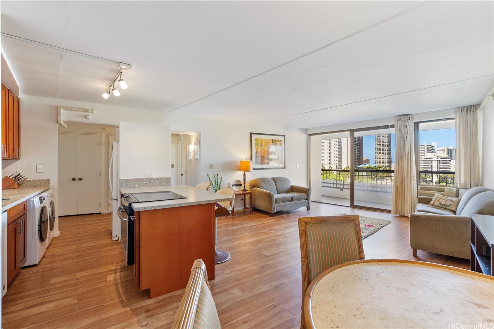 2333 Kapiolani Boulevard  Unit 814