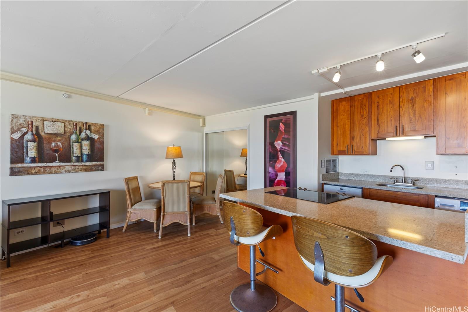 2333 Kapiolani Boulevard  Unit 814