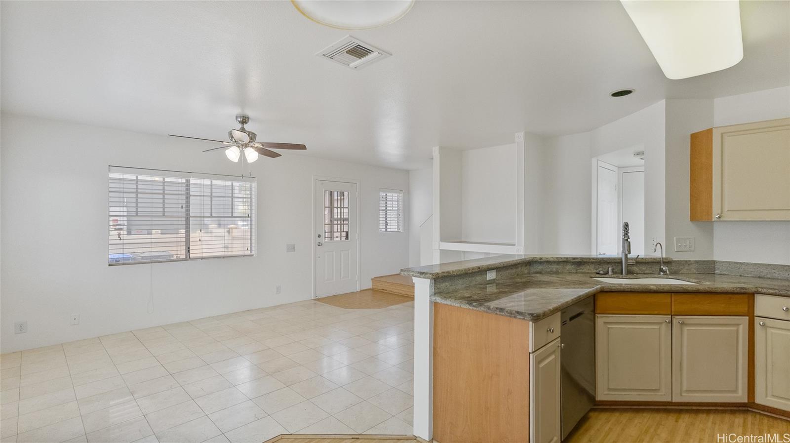 Photo 6 of 25