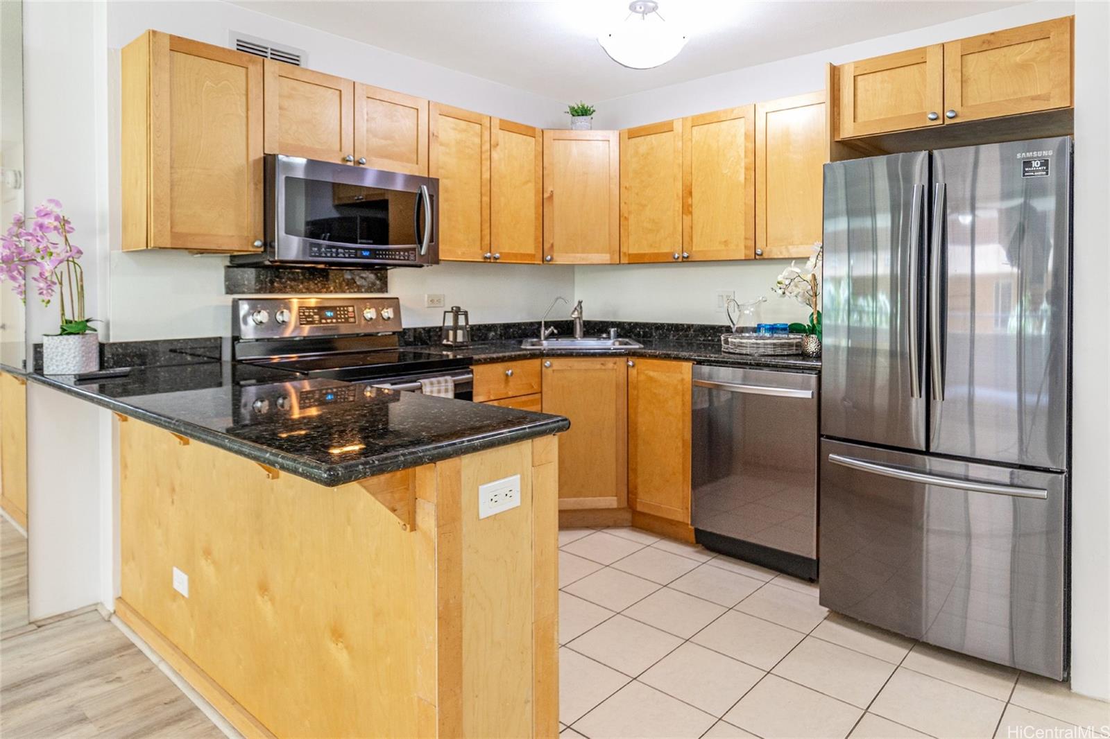 430 Kaiolu Street 303