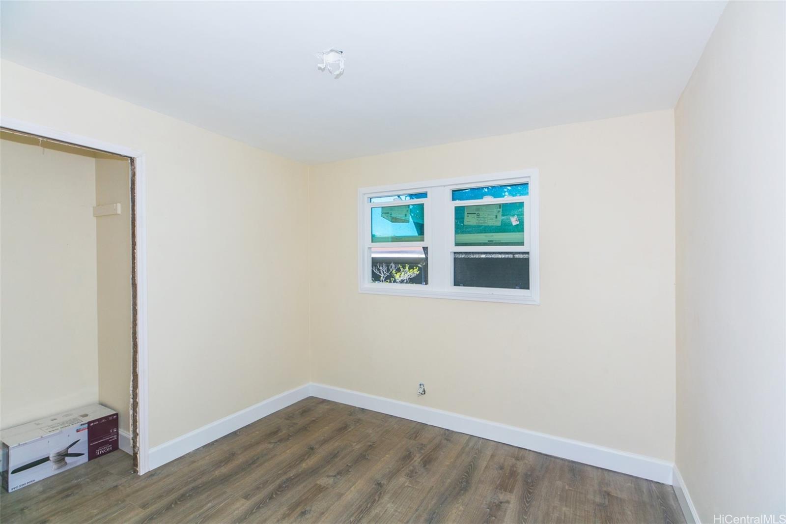 Photo 10 of 25