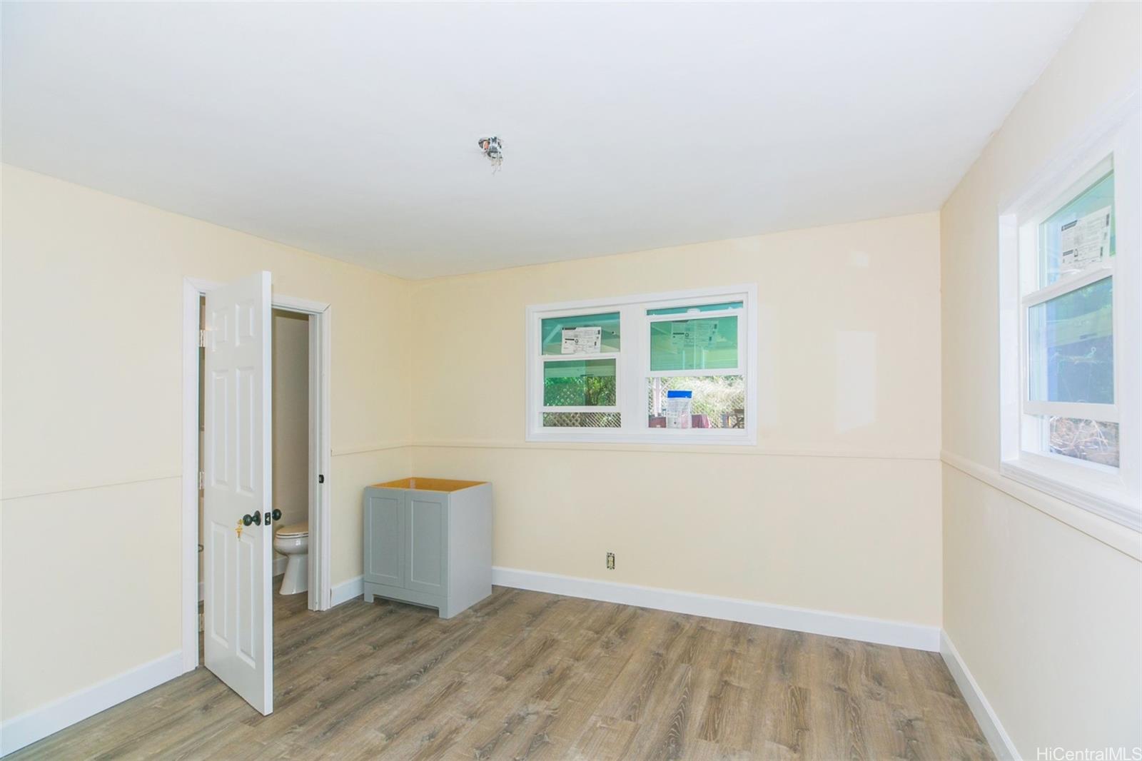 Photo 6 of 25