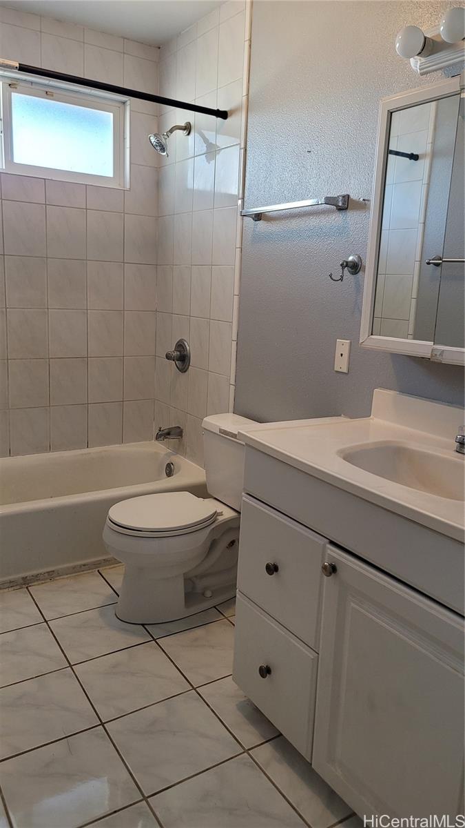 Photo 11 of 25