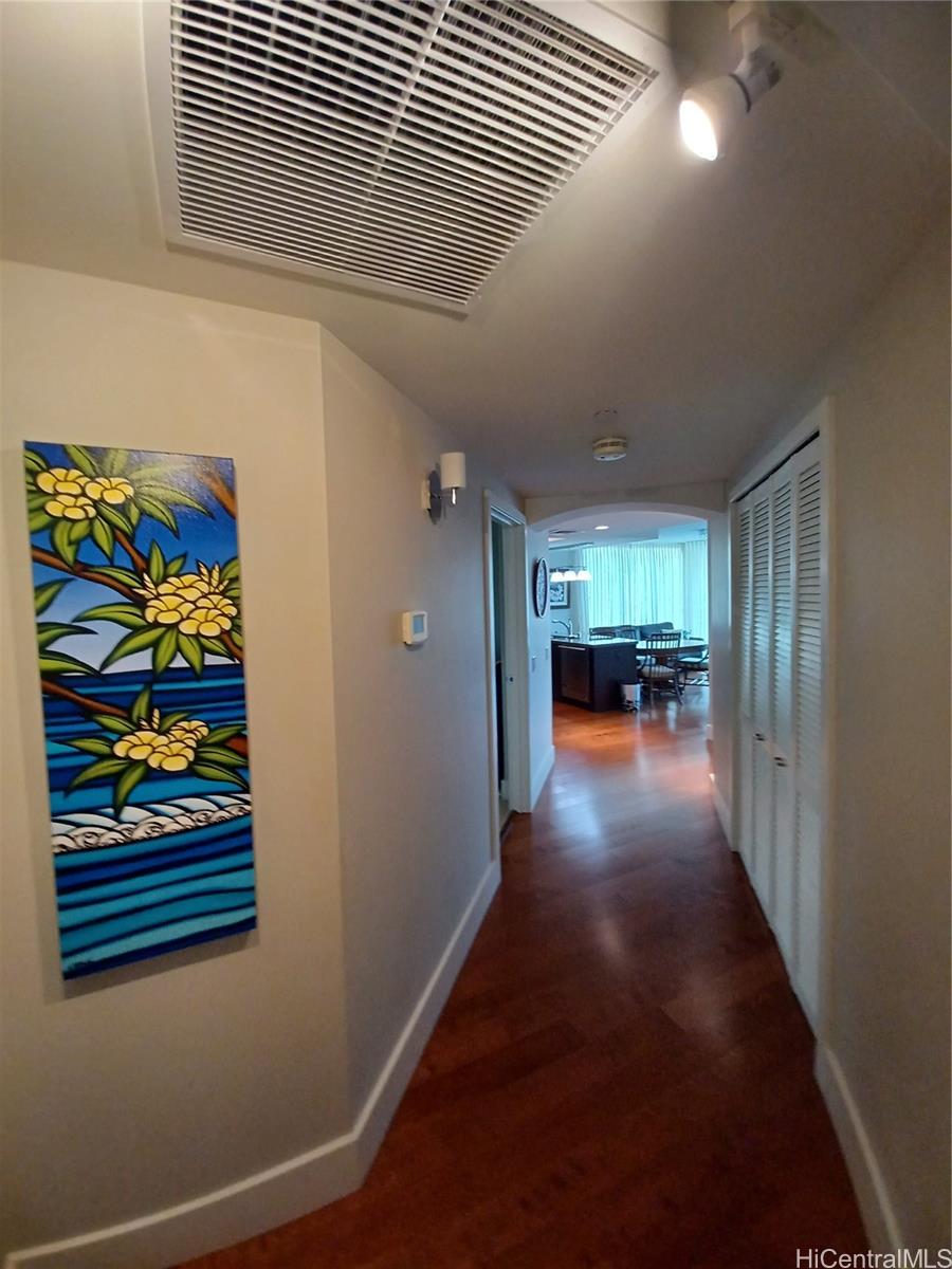 Photo 3 of 25
