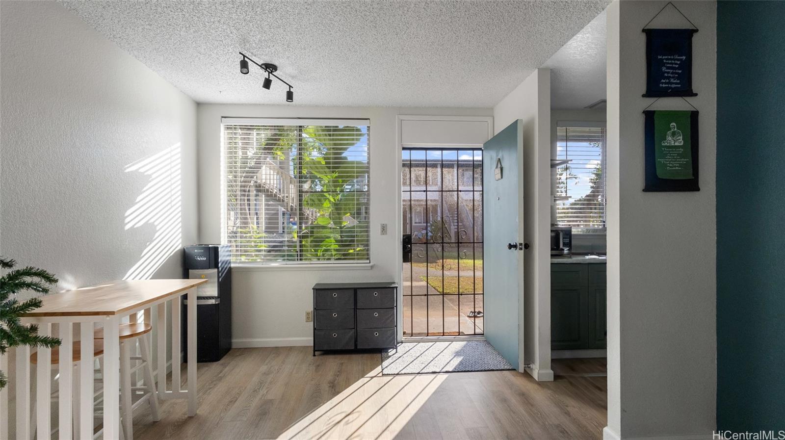 Photo 10 of 25