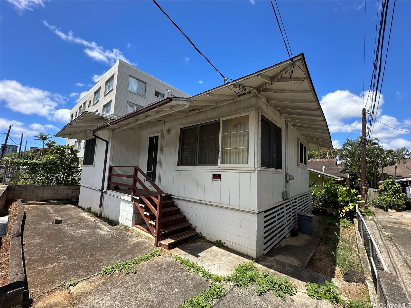 1632 Leilehua Lane