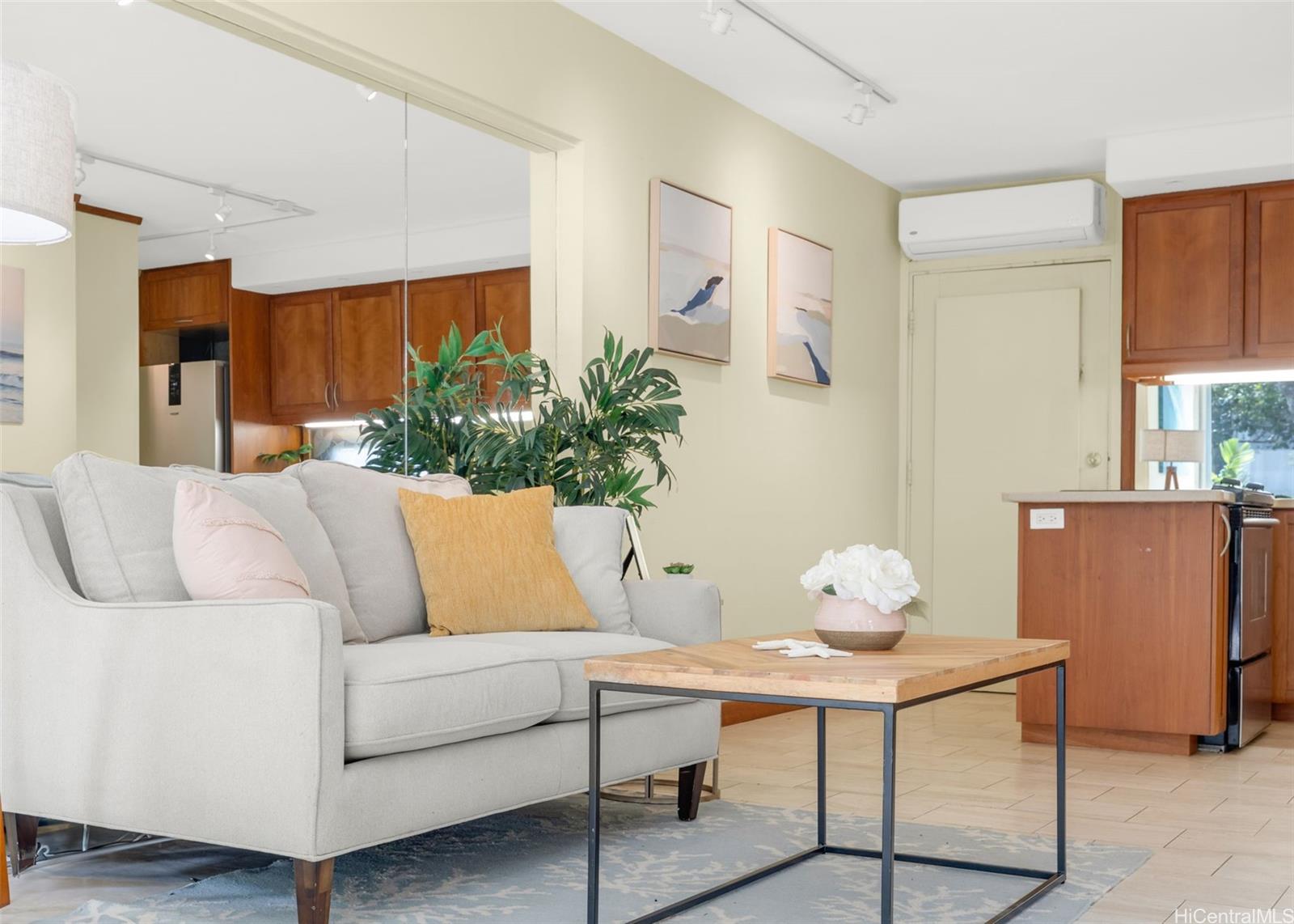 Photo 14 of 23