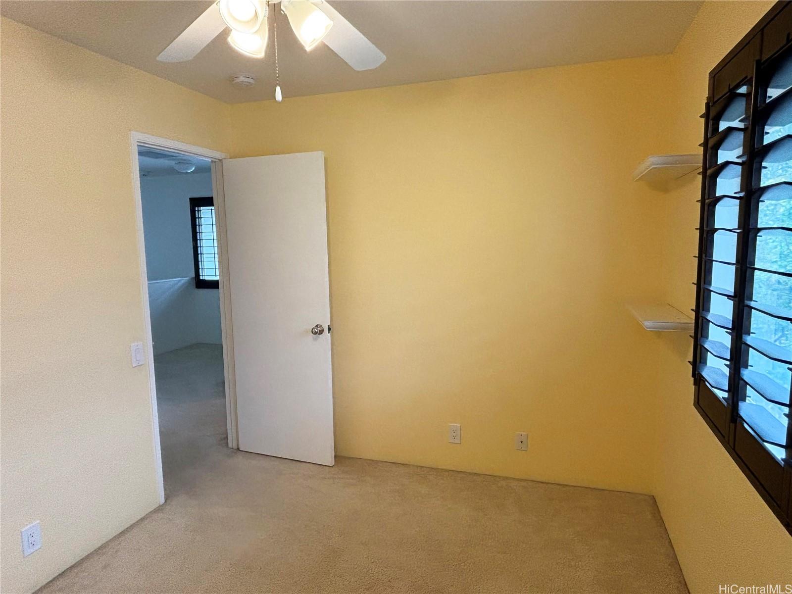 Photo 18 of 25
