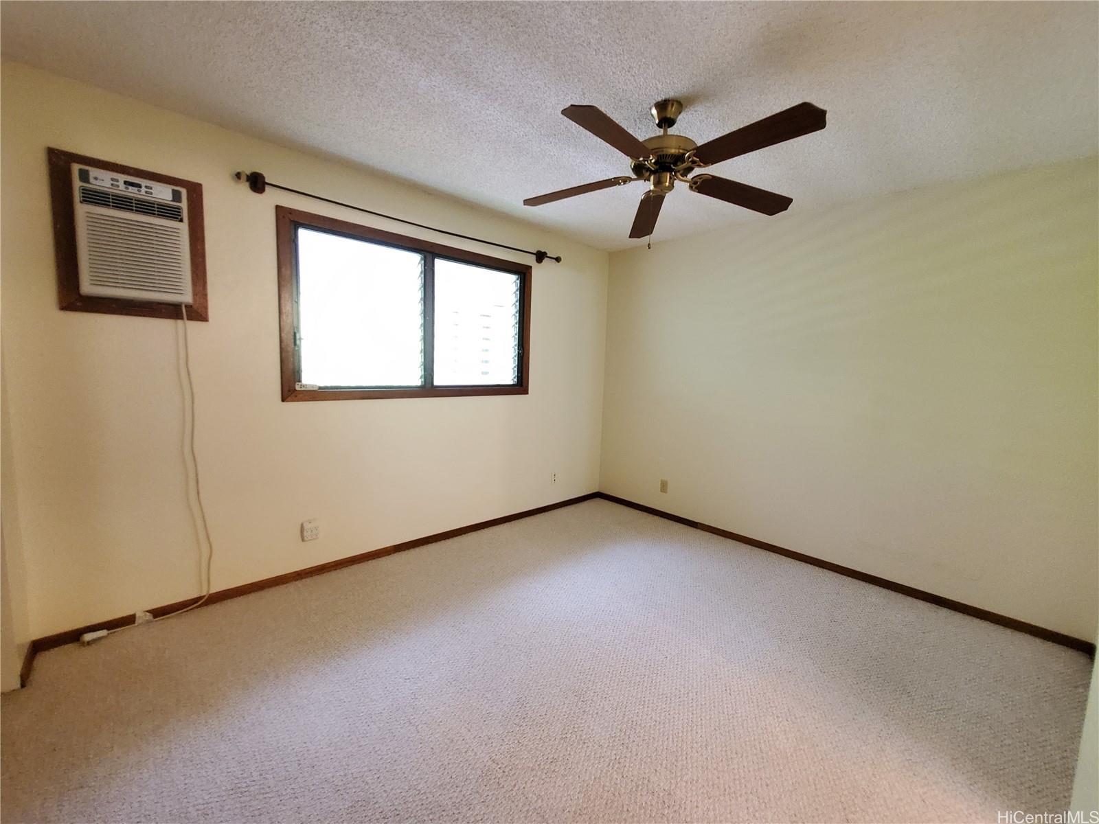 Photo 10 of 25