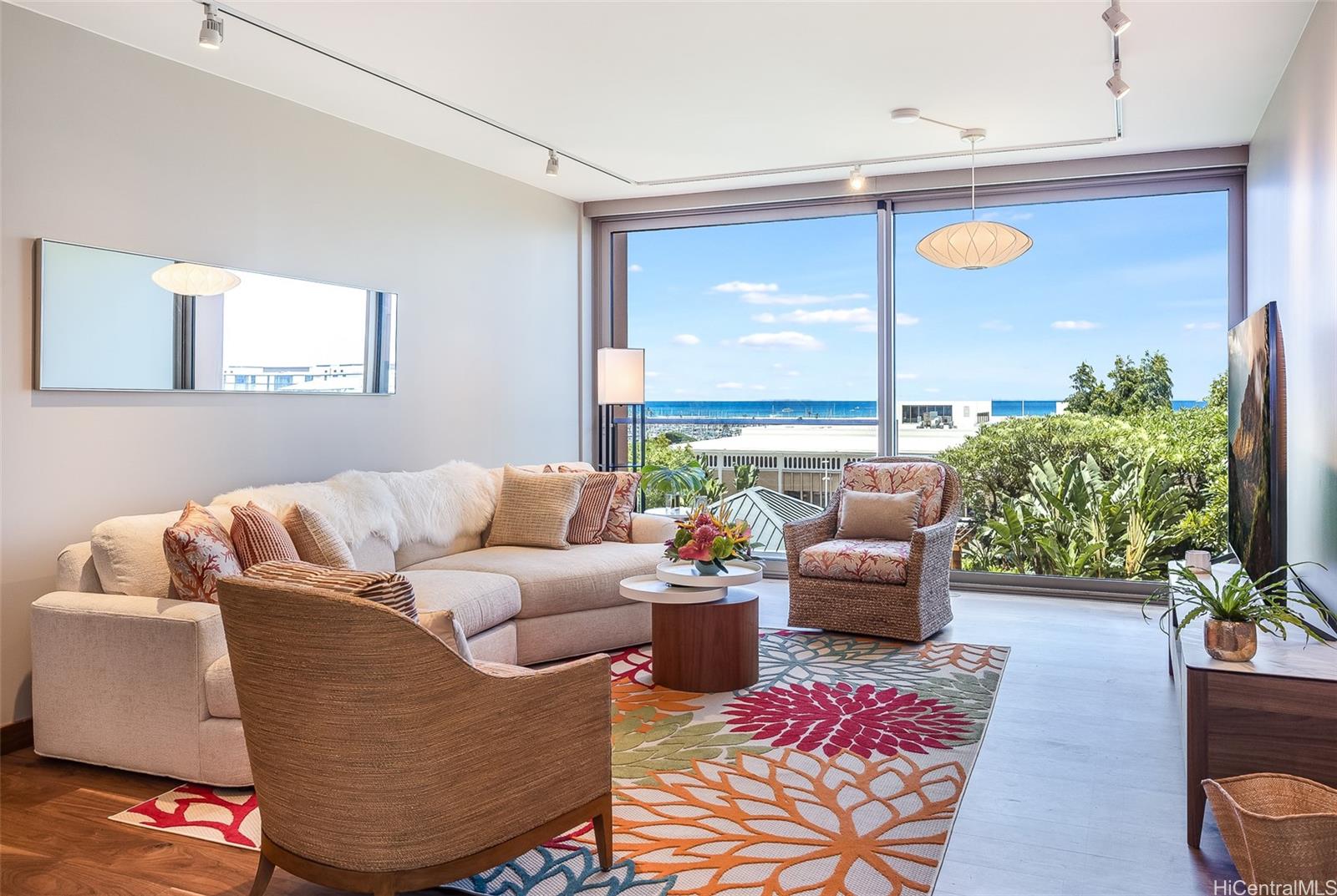 1555 Kapiolani Boulevard 806