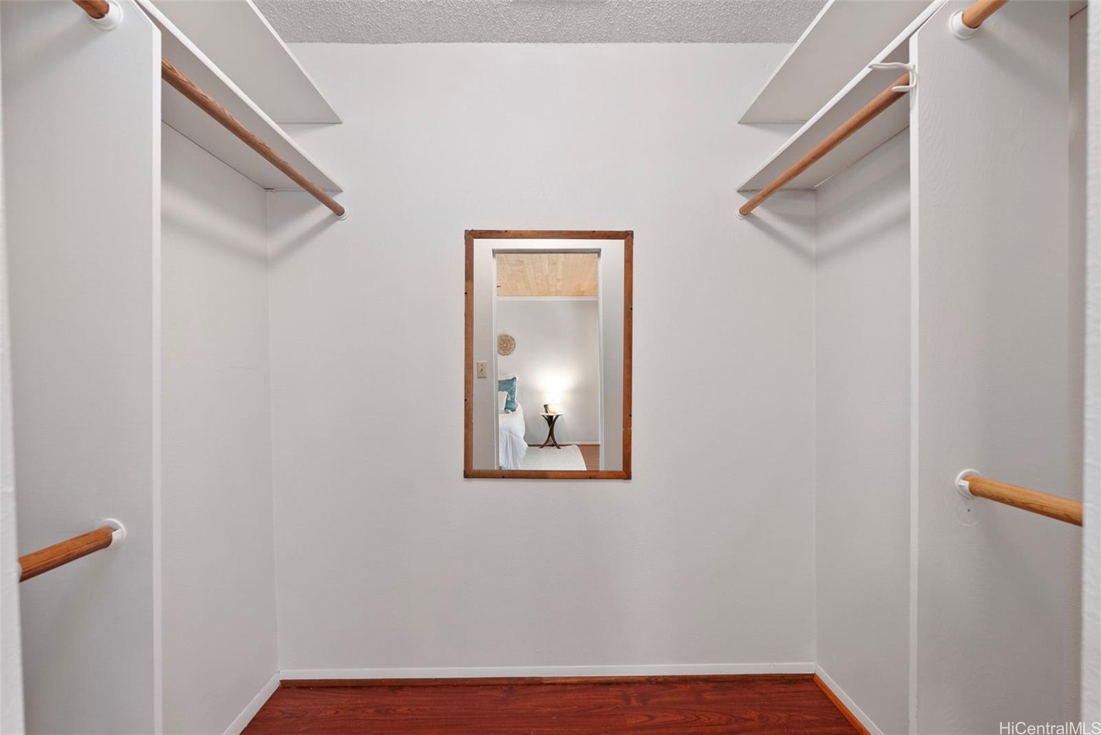 Photo 11 of 25