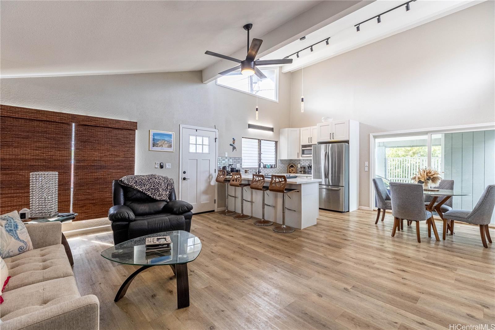 Photo 6 of 17