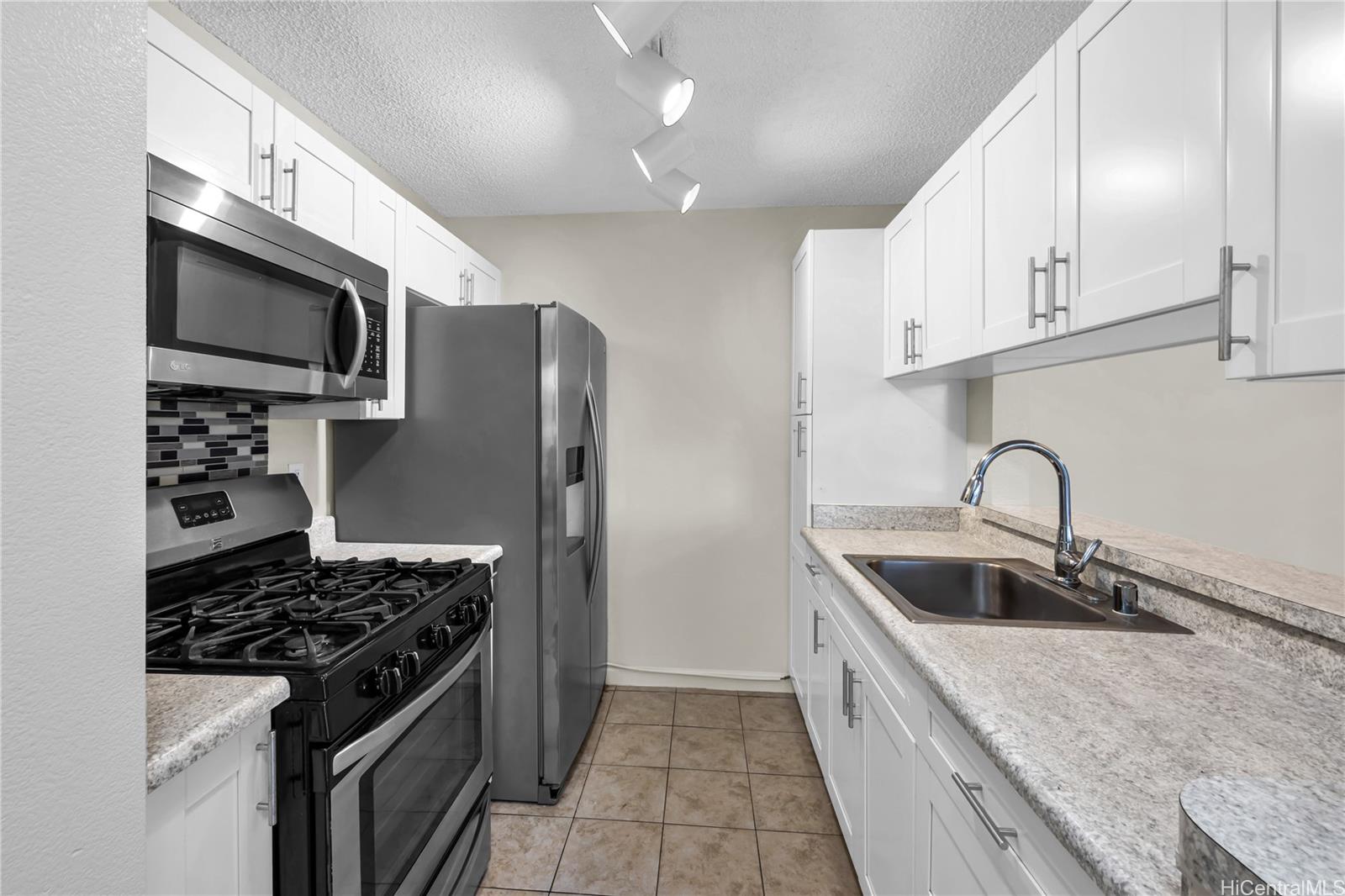 91-269 Hanapouli Circle  Unit 15G