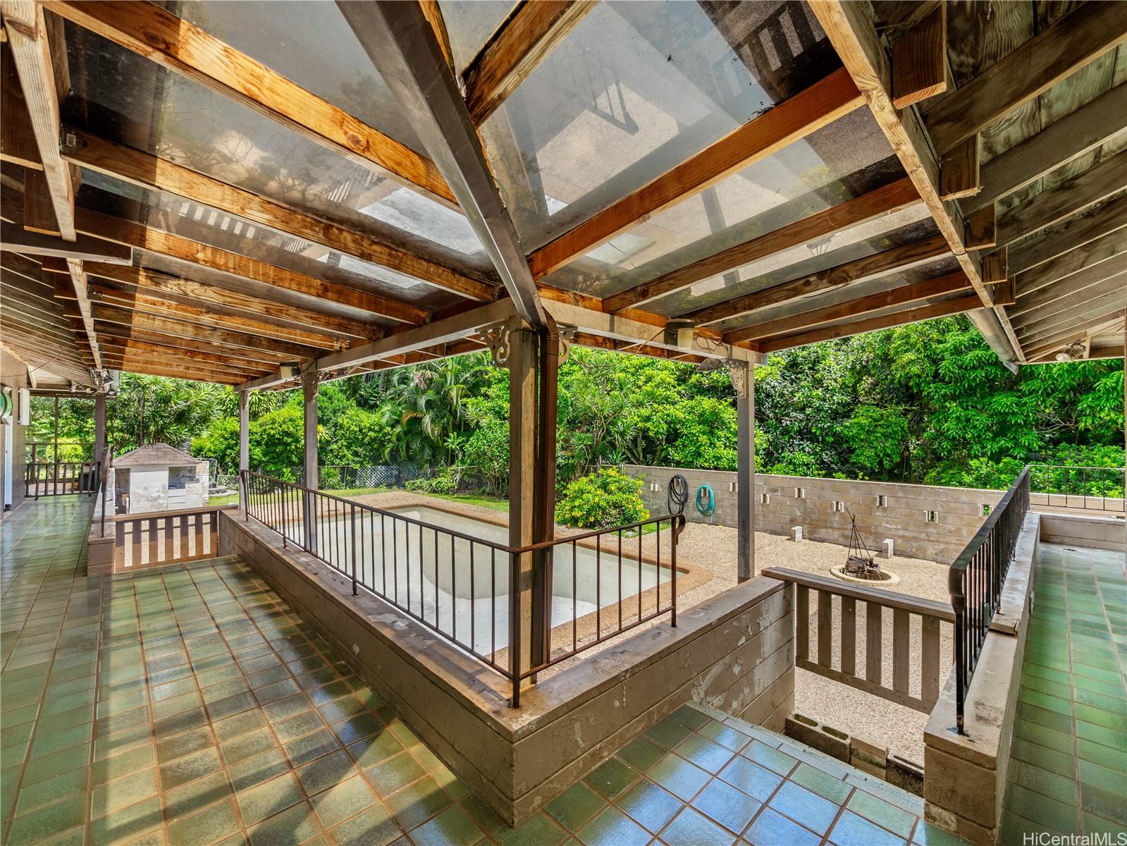 969 Auloa Road