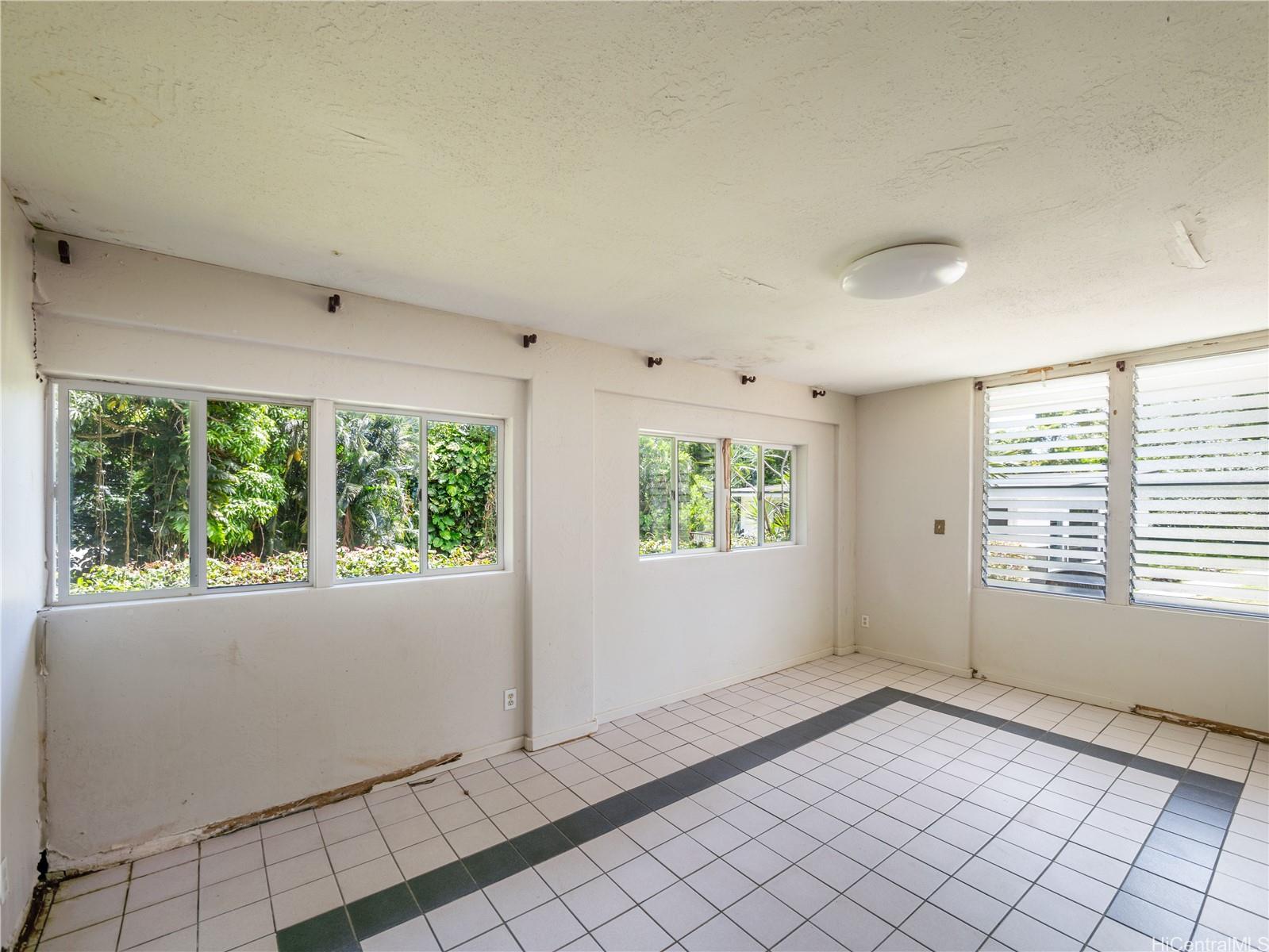 969 Auloa Road