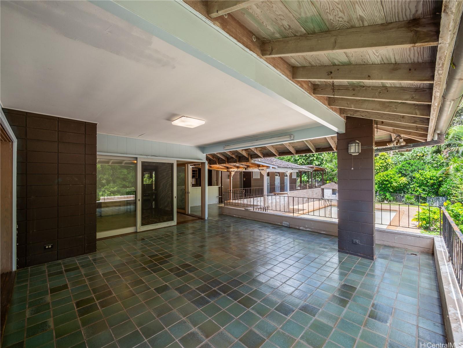 969 Auloa Road
