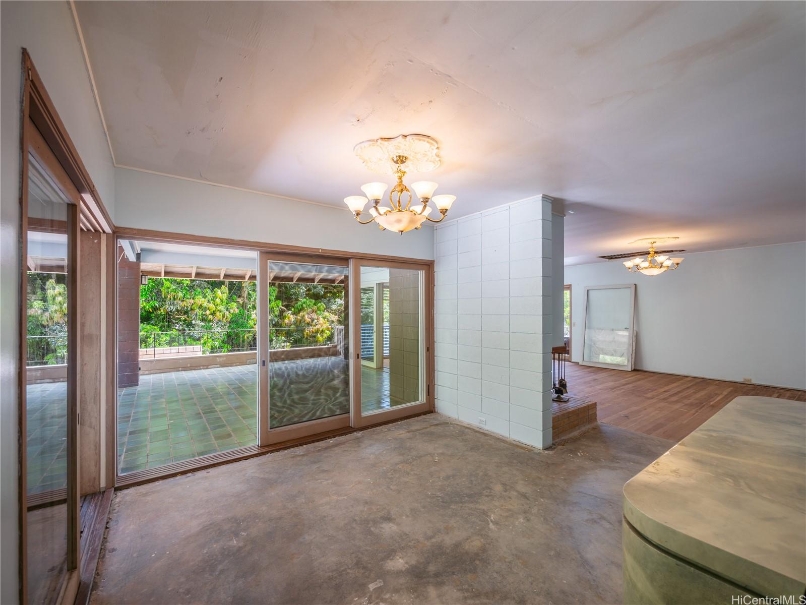 969 Auloa Road