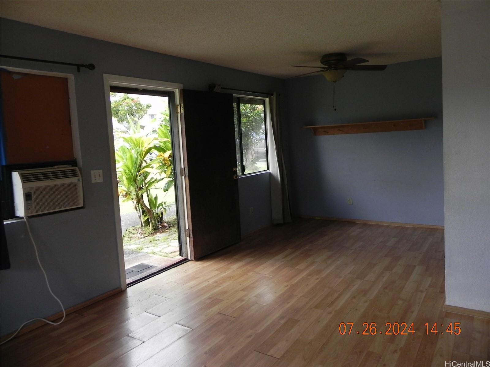 Photo 3 of 12