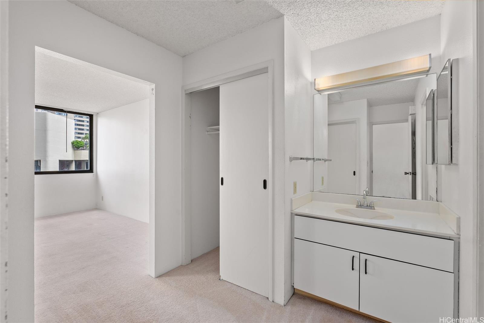 1255 Nuuanu Avenue  Unit E612