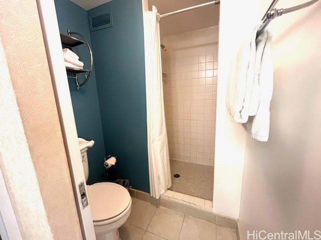 Photo 18 of 25