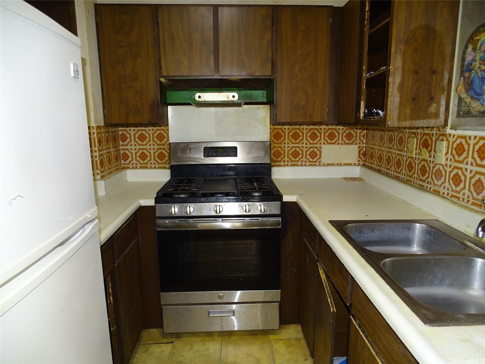 87-131 Helelua Street  Unit J206