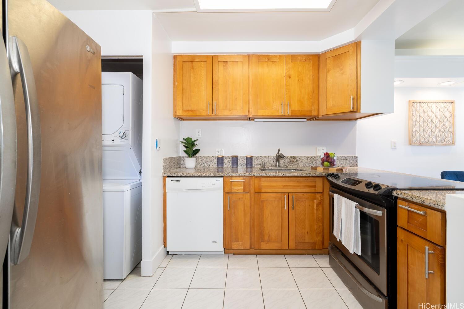 Photo 5 of 25