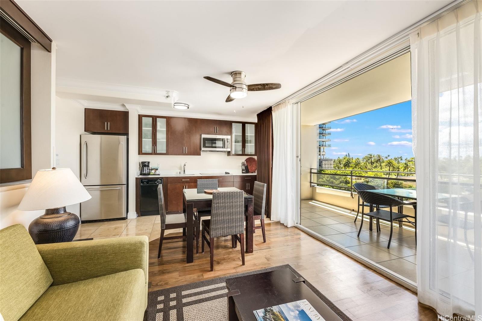 255 Beach Walk 62