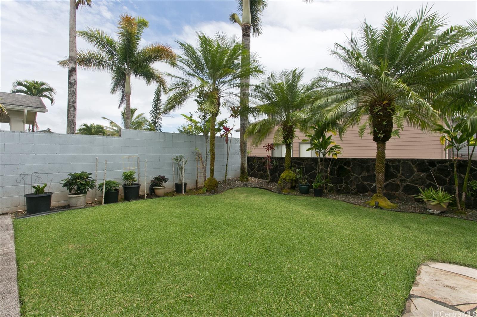 Photo 19 of 23