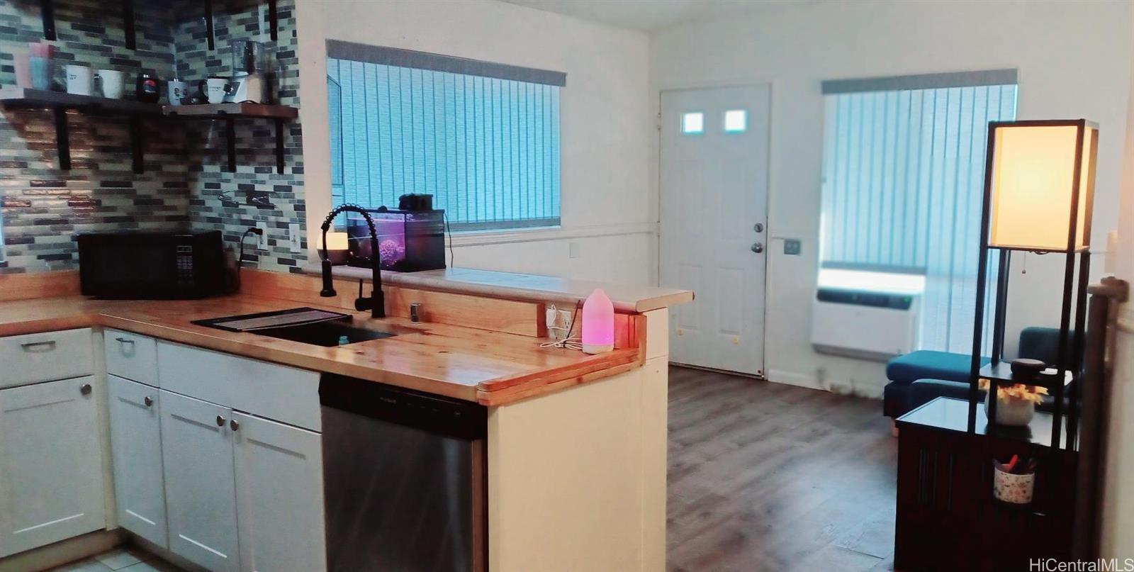 Photo 8 of 20