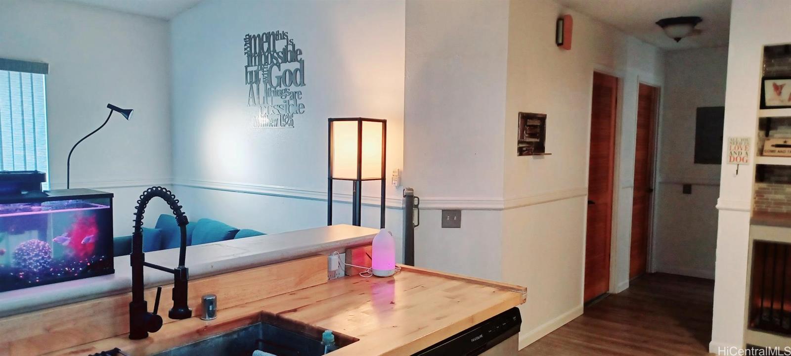 Photo 9 of 20