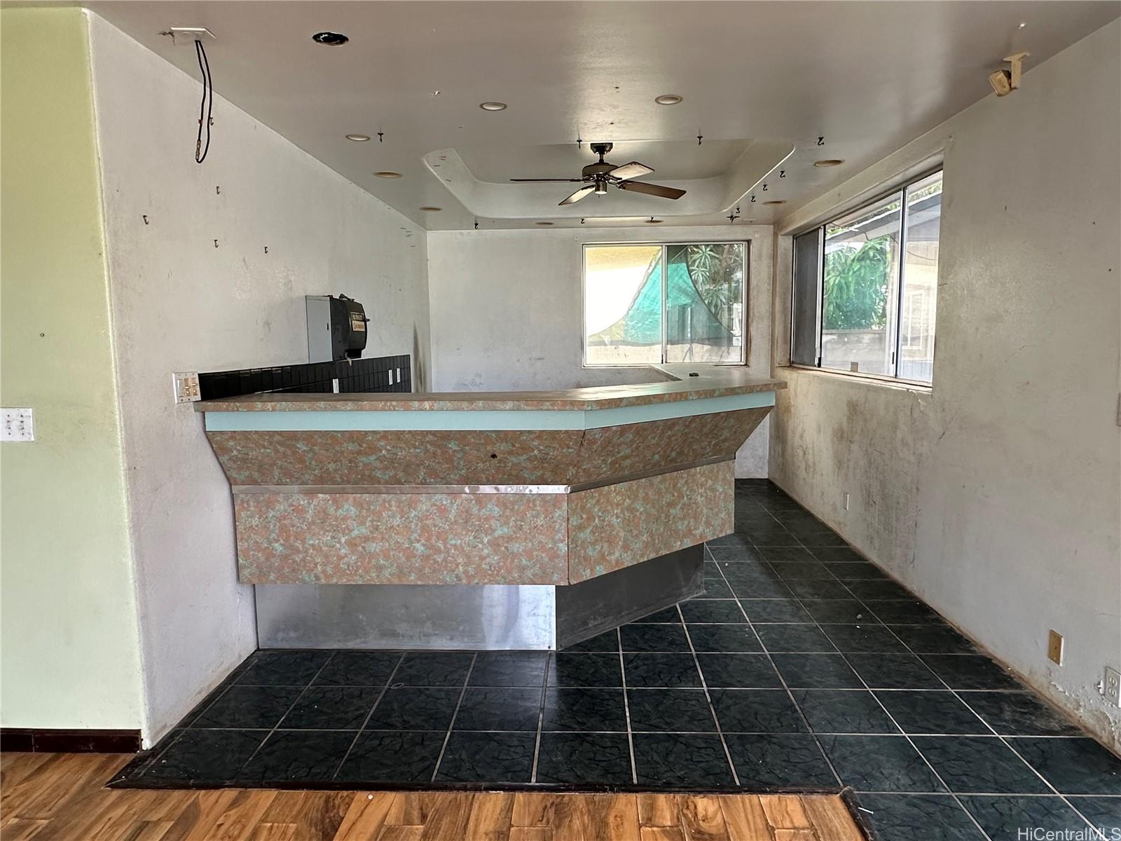 87-135 Liliana Street