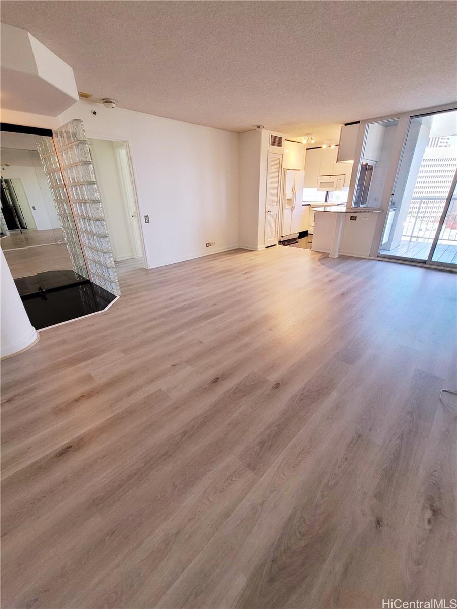1212 Nuuanu Avenue 1402