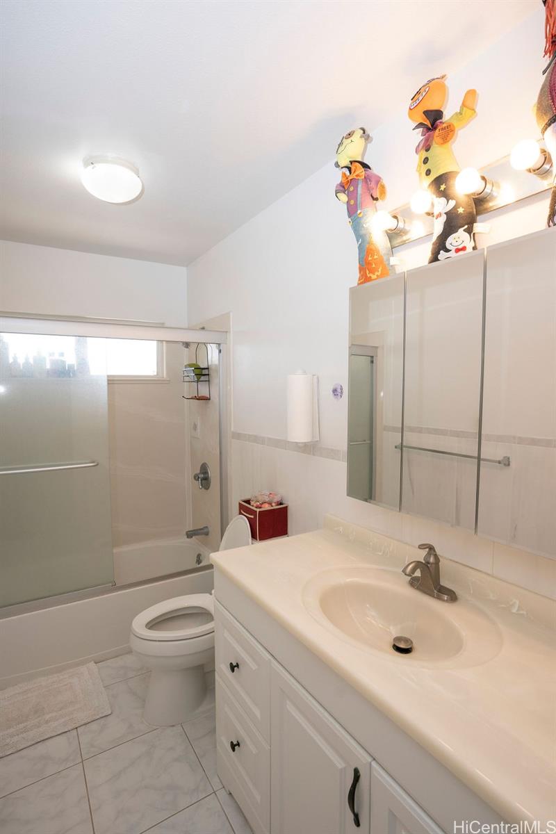 Photo 22 of 25