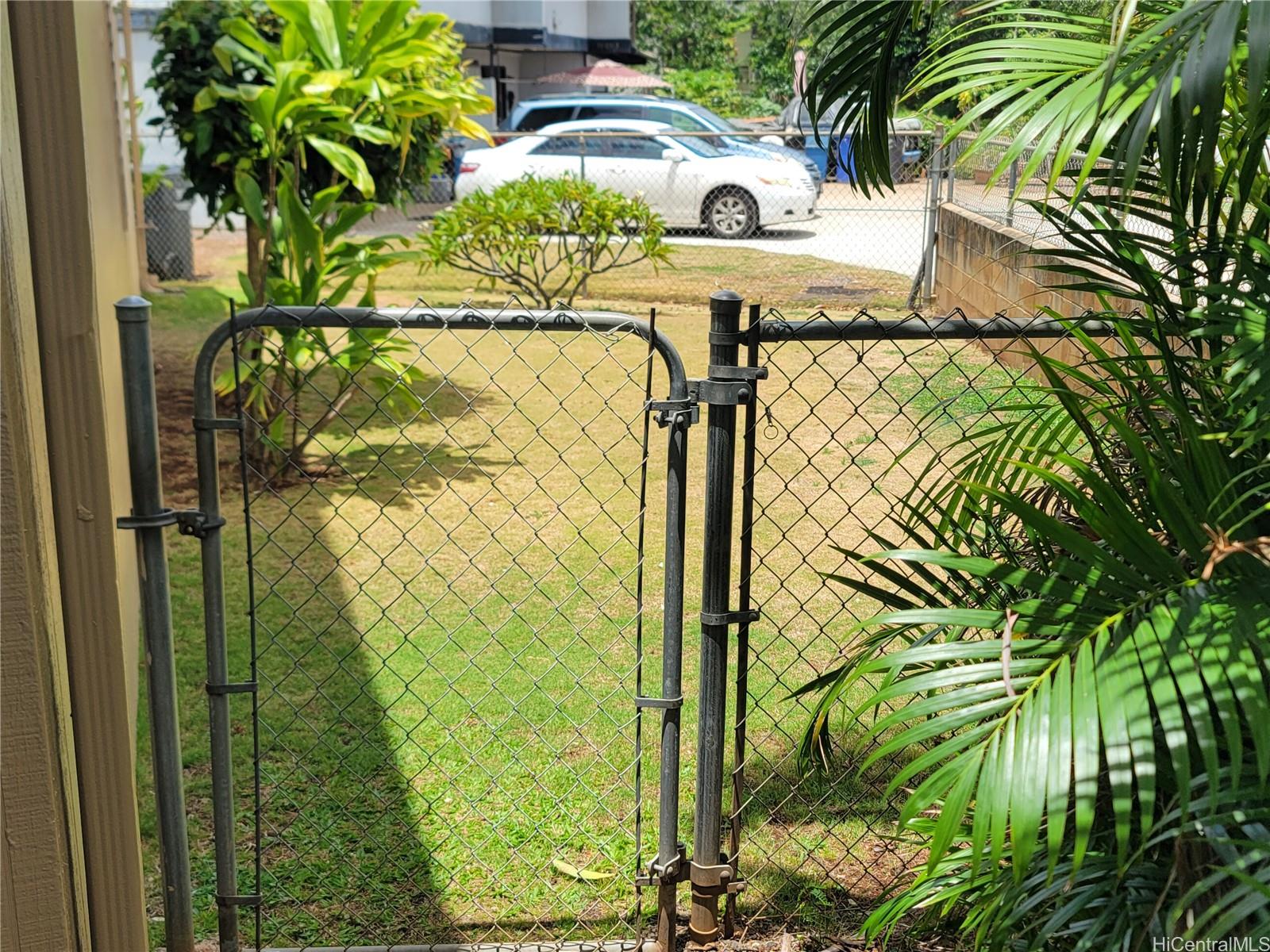 Photo 3 of 6