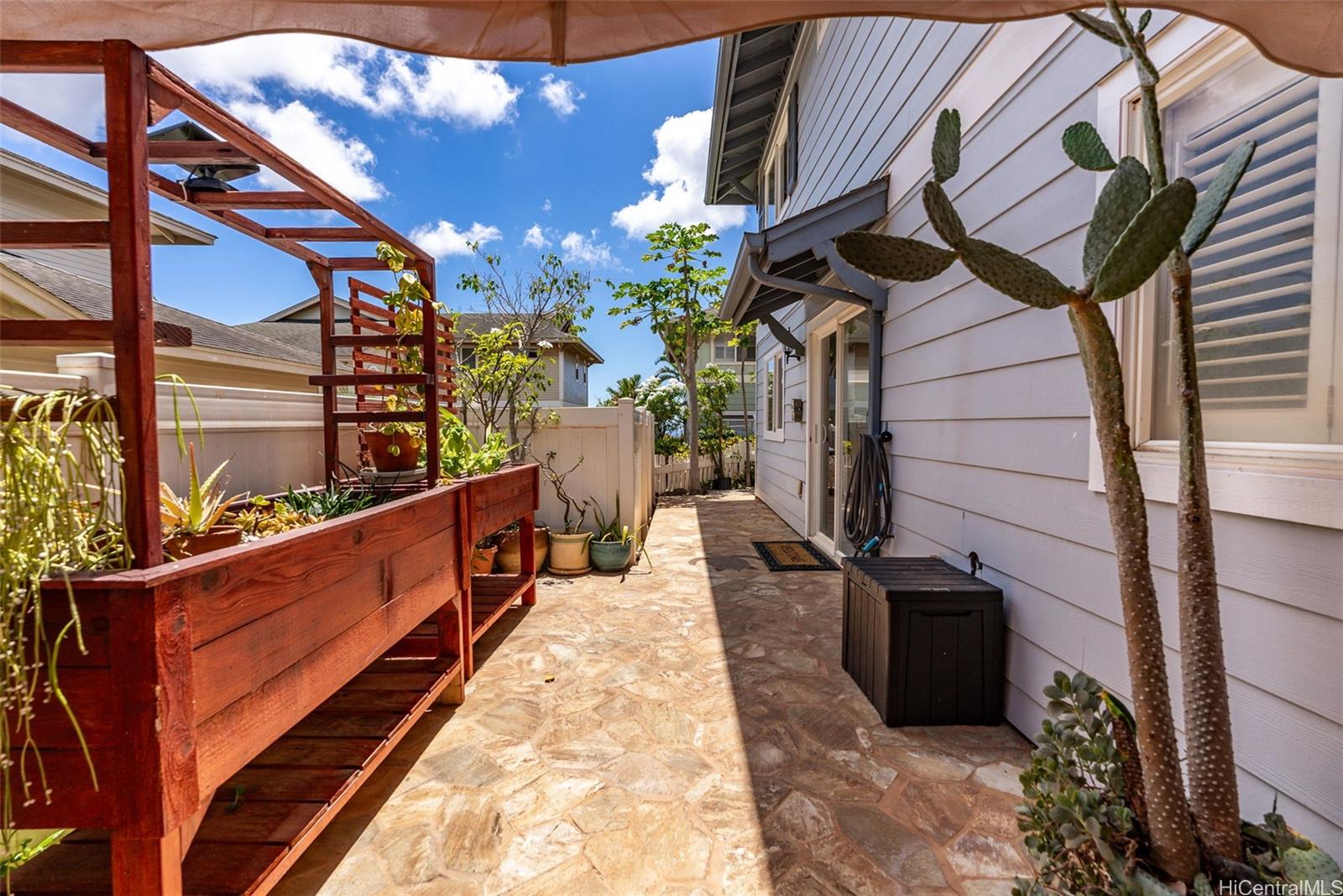 92-7049 Elele Street  Unit 83