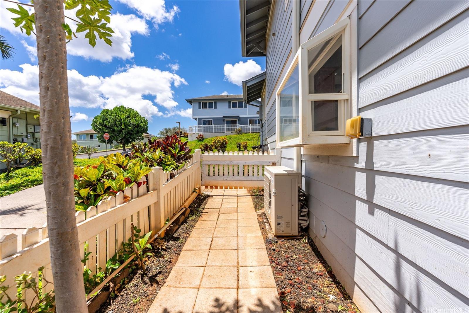 92-7049 Elele Street  Unit 83