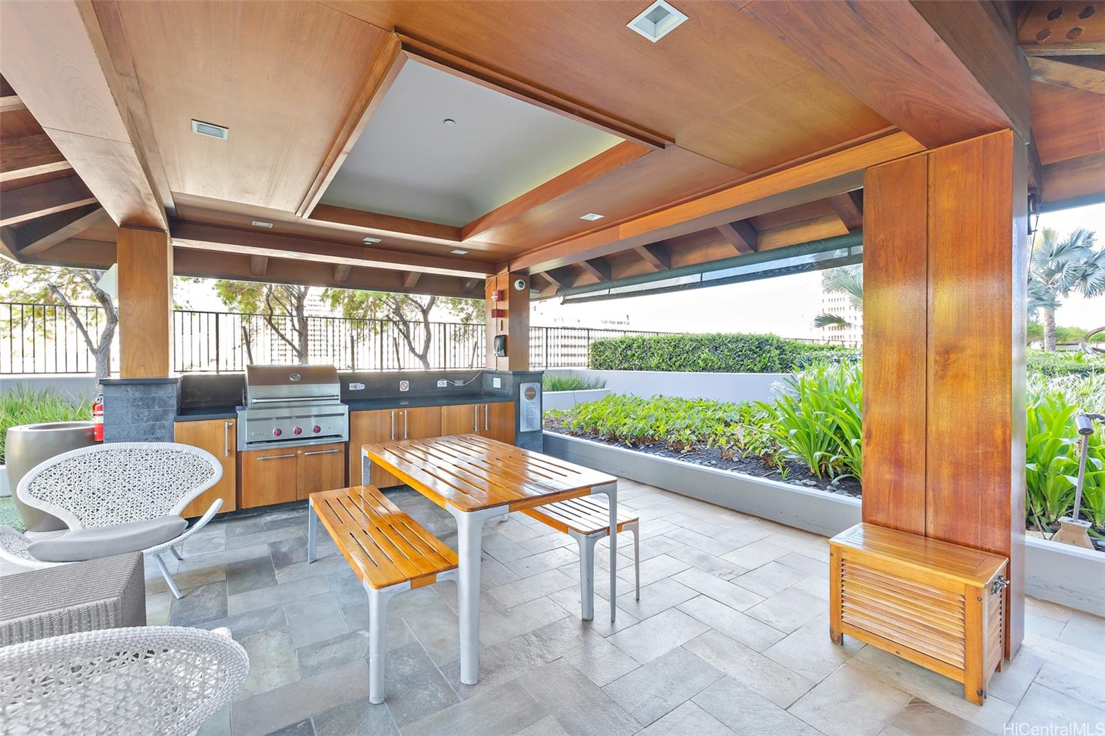 Photo 22 of 25