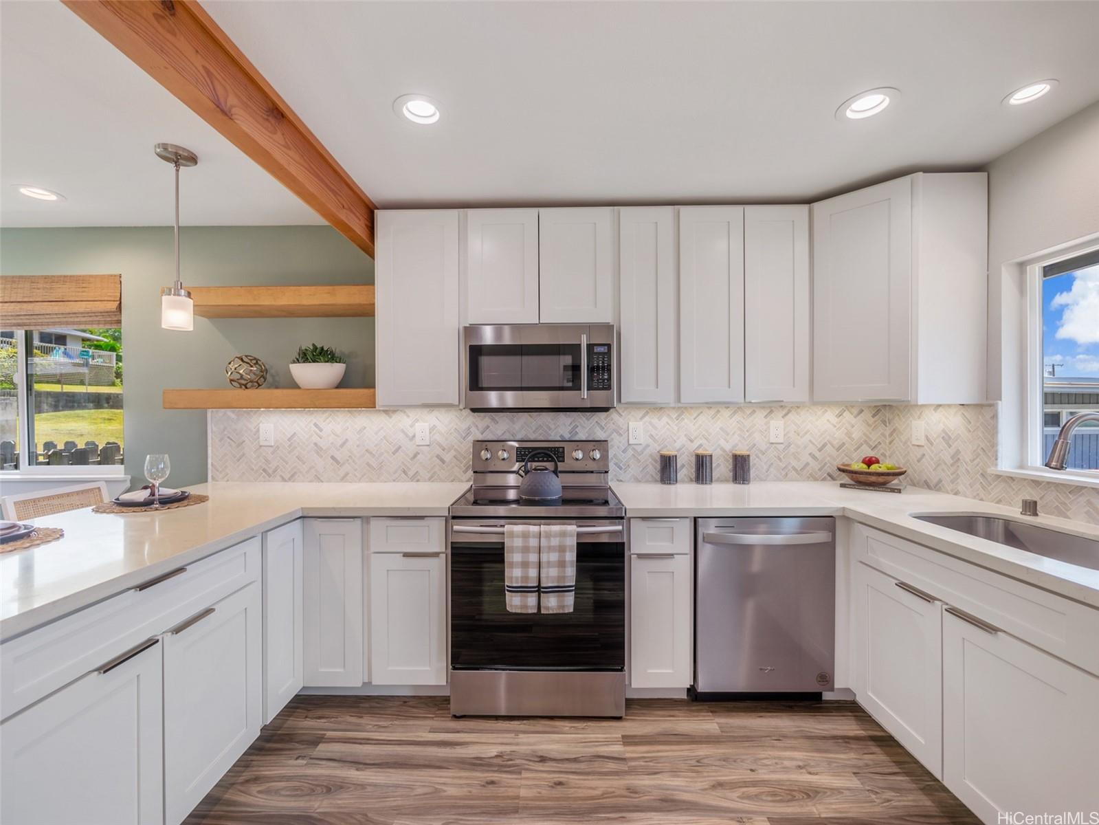 Photo 9 of 25