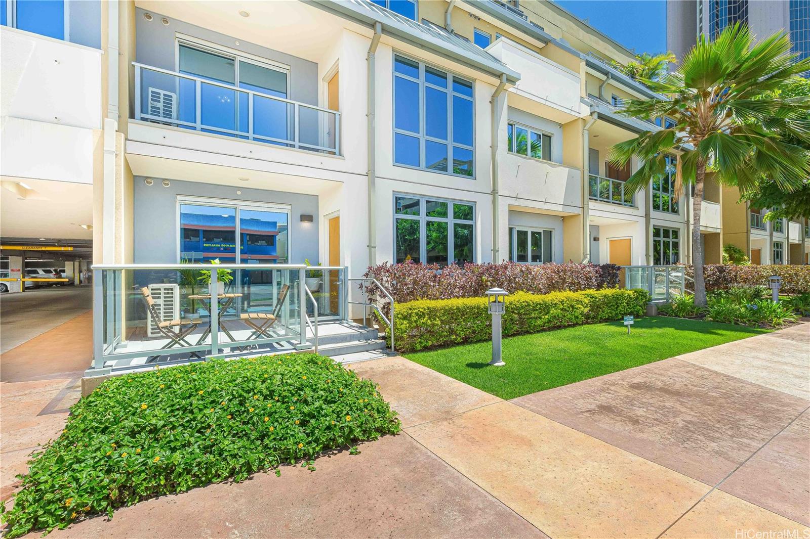 555 South Street 102