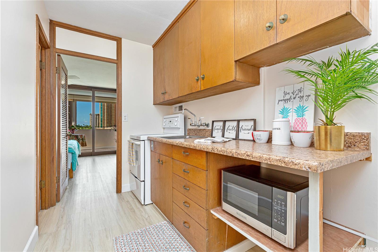 425 Ena Road 703A