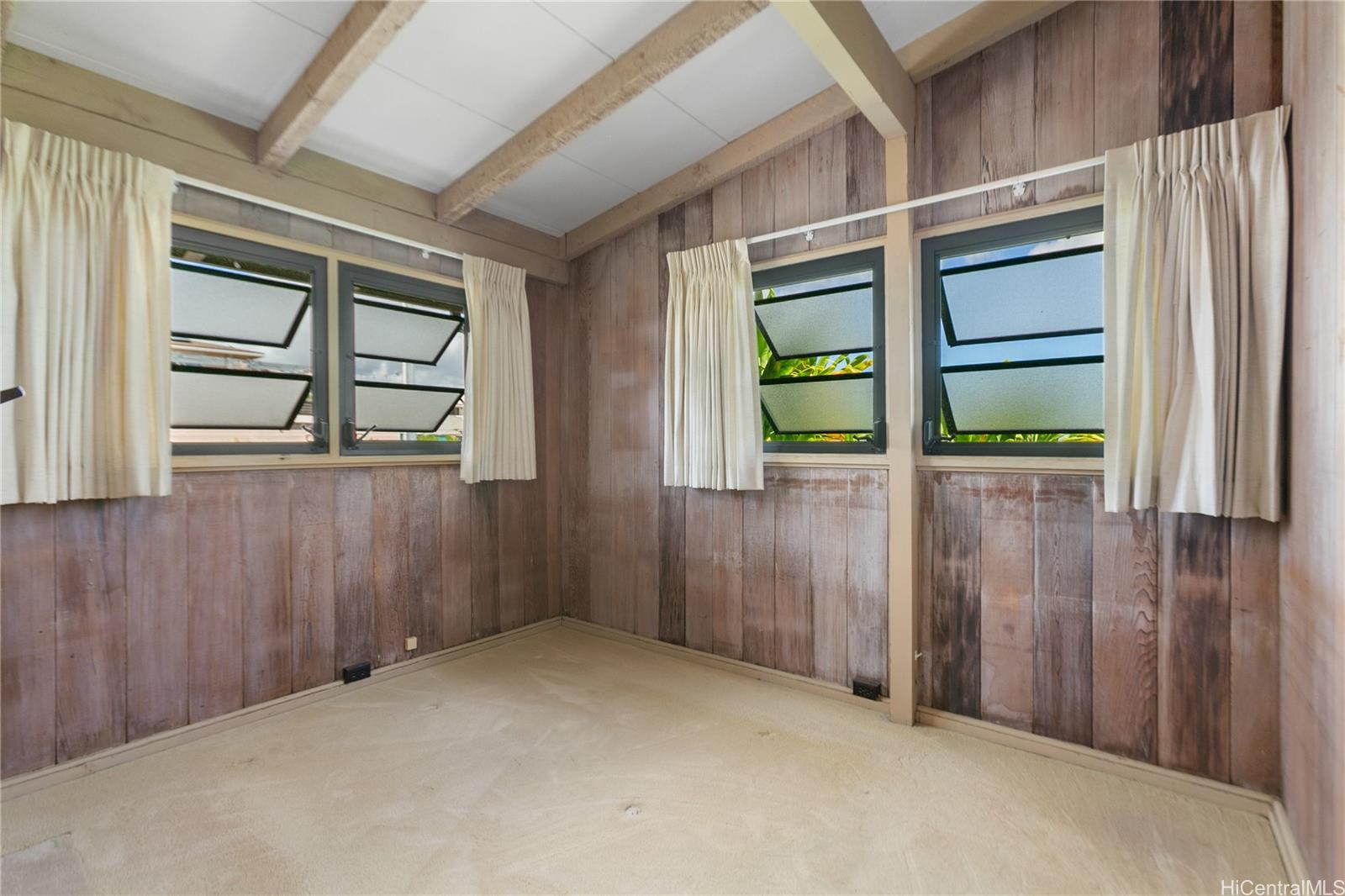 Photo 16 of 25